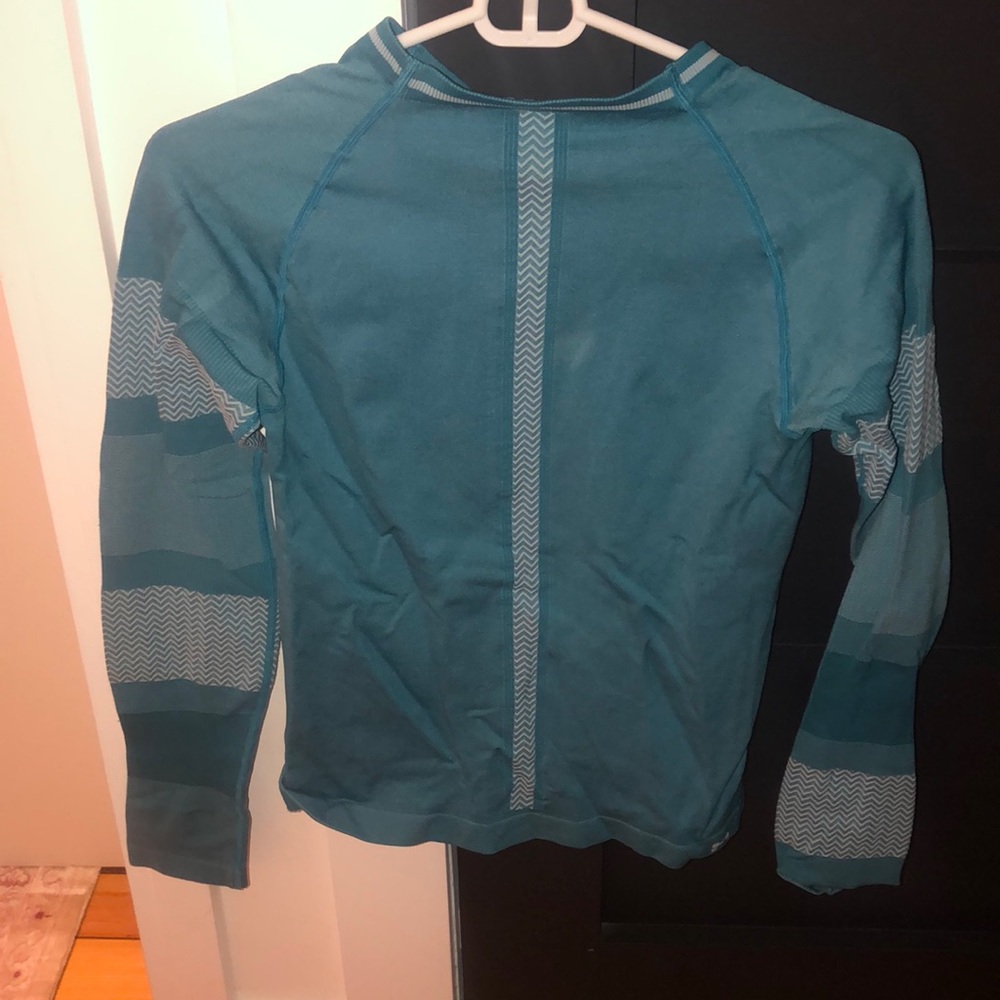 Long sleeve workout shirt